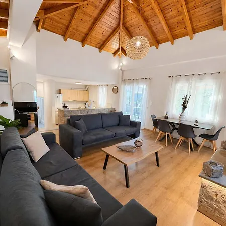 Villa Mare - A Beachside Hideaway *