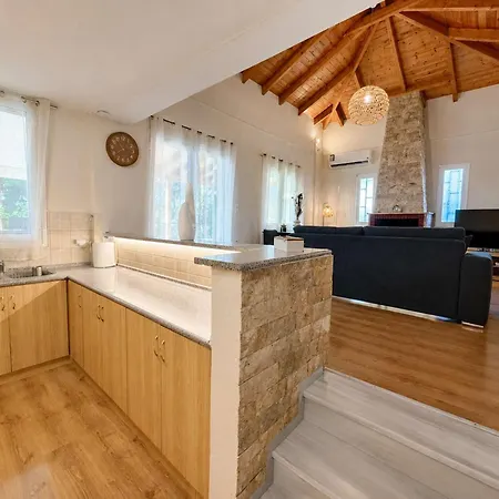Mare - A Beachside Hideaway * Lechaio