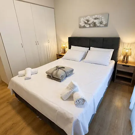 Mare - A Beachside Hideaway * Lechaio