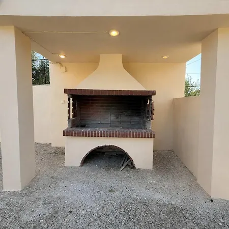 Mare - A Beachside Hideaway Lechaio