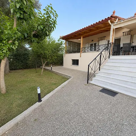 Villa Mare - A Beachside Hideaway