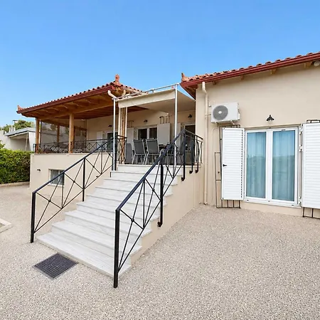 Mare - A Beachside Hideaway